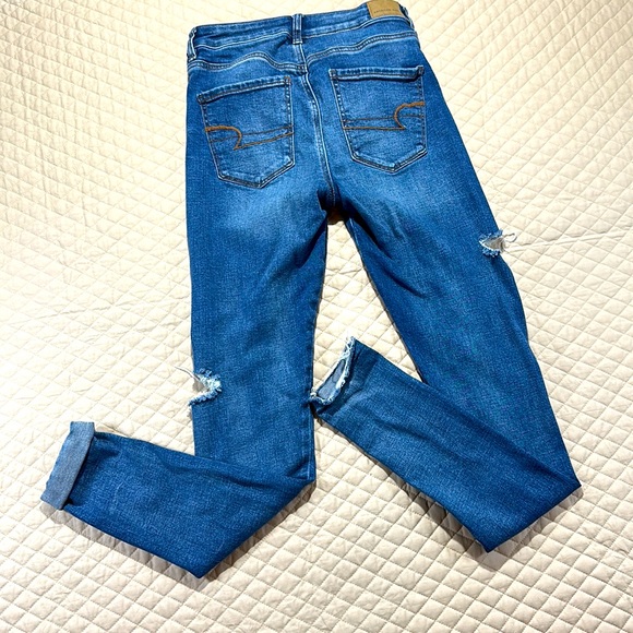 American Eagle High Rise Super Stretch Jeans Size 4L Unfinished Hem Distressed - Picture 6 of 9